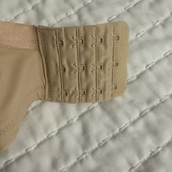 Motherhood Maternity Tan Seamless T-Shirt Bra - Picture 10 of 10